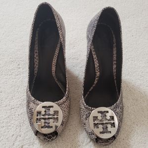 Tory Burch Julianne Snakeskin Peep Toe Wedges sz8.5